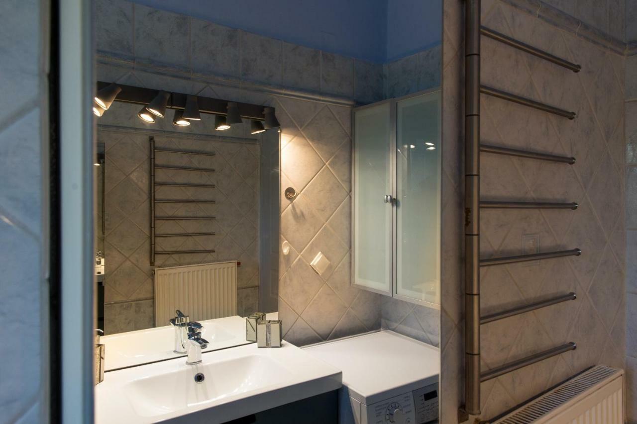 Corfu Design * Corfu (city)